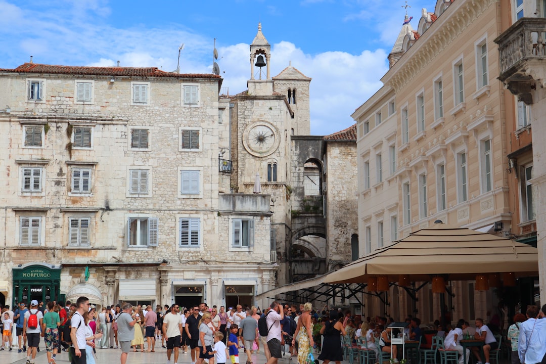 Tips voor goedkoop reizen en verblijven in Rijeka