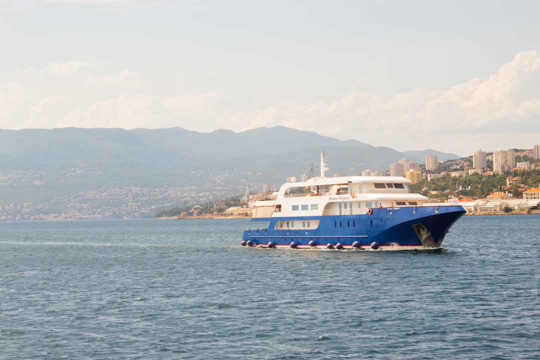 Hoe reis je het beste naar Rijeka? Auto, vliegtuig of bus